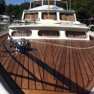 Boat deck finished with Deks Olje D1