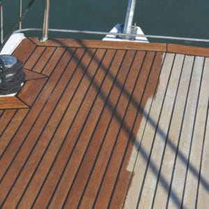 Before and after using Deks Olje D1 on a boat deck